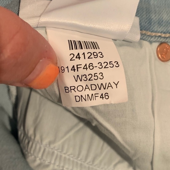 Paige Hoxton Crop in Broadway size 30 NWT - Picture 8 of 9